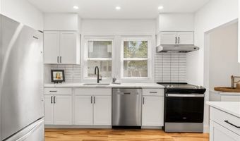 124 Vine St, East Providence, RI 02914