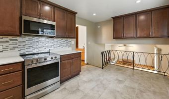 826 S Roosevelt Ave, Arlington Heights, IL 60005