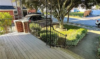 11 Queen St, Cranston, RI 02920