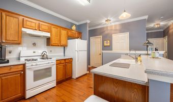 103 Minuteman Cir, Allentown, NJ 08501