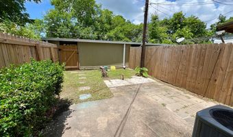 1031 N Chenango St, Angleton, TX 77515