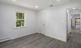31 Roslyn Dr, Cheshire, CT 06410