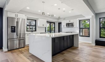 769 KINGSTON Ct, Apollo Beach, FL 33572