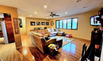 1902 E Lucas St, Algona, IA 50511