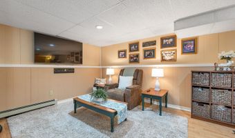 51 Palomino Ln, Bedford, NH 03110