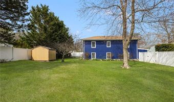 9 Valley Dr, Bristol, RI 02809