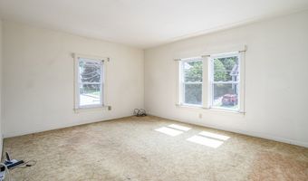 40 Washington St, Ayer, MA 01432