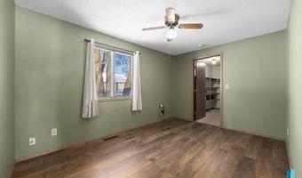 702 S 3rd St, Beresford, SD 57004