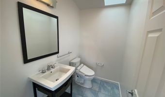 1886 St Louis Dr, Honolulu, HI 96816