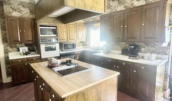 2072 Walnut St, Albertville, AL 35950