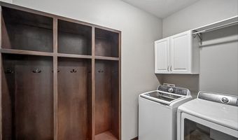 4715 NW 2nd St, Ankeny, IA 50023
