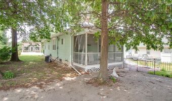 2801 Hillcrest Ave, Alton, IL 62002