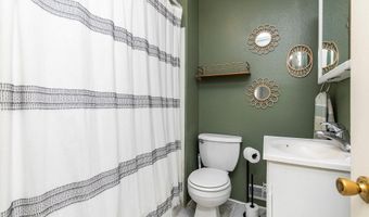 1427 Mattern Ave, Des Moines, IA 50316