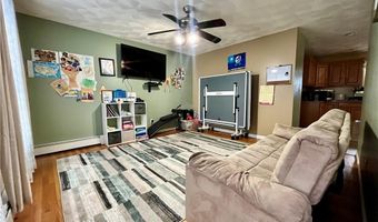 2 Hayes St, Johnston, RI 02919