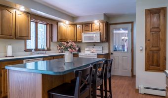 9 Kennebec Cir, Bath, ME 04530