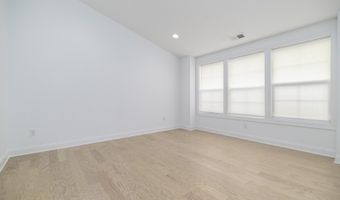 15 E Cross Trl 15, Danbury, CT 06810