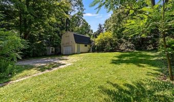 4 Maple St, Andover, NJ 07821