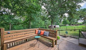 124 Vlasis Dr, Ballwin, MO 63011