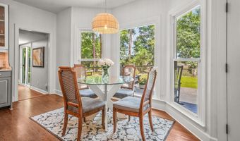 70 Dolphin Point Dr, Beaufort, SC 29907