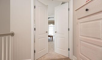 10900 HOLYSTONE Ln 301, Berlin, MD 21811