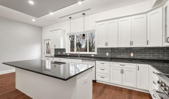 4917 ERIE St, Annandale, VA 22003