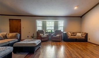 104 Caulder Dr, Chickasha, OK 73018