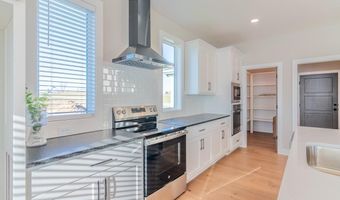 926 168th Ter, Basehor, KS 66007