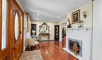 118 Grant Ave, Albertson, NY 11507