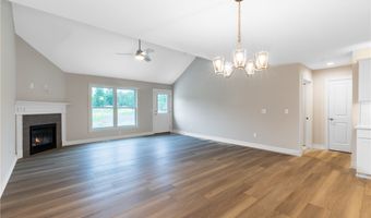 30 Essex Woods Ln B, Amherst, NY 14228