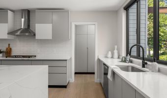 3112 N ROSSER St, Alexandria, VA 22311