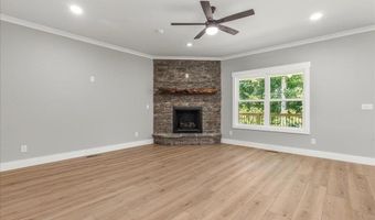 305 Shadows Lawn Dr, Athens, TN 37303