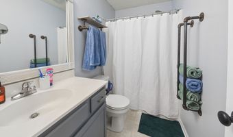 926 8th Ave NW, Altoona, IA 50009