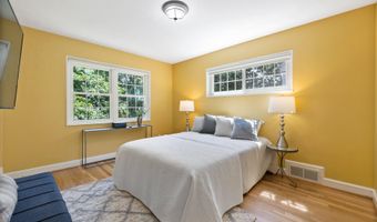 4610 ROXBURY Dr, Bethesda, MD 20814