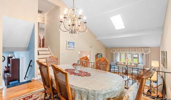 2 Violet Ct, Bergenfield, NJ 07621