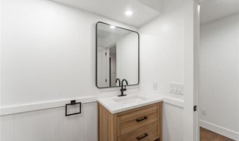 1575 MIDDLE Rd, East Greenwich, RI 02818