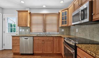 10 Seeley St, Danbury, CT 06810