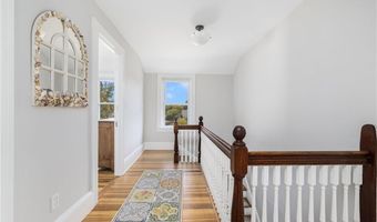 10 Eustis Ave, Newport, RI 02840