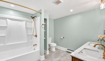 148 Center St, Ashburnham, MA 01430