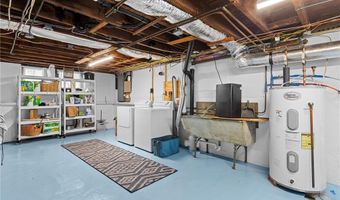 115 Washington St, Newport, RI 02840