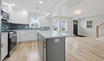 33 Jefferson Ave, East Providence, RI 02915