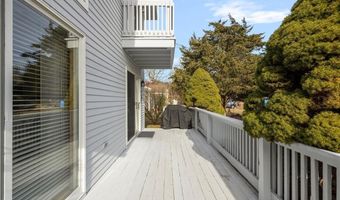 71 Willow Rd, Charlestown, RI 02813