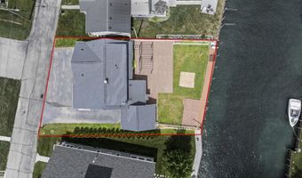 114 Interlochen Dr, Algonac, MI 48001