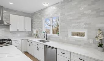 3592 GREAT FALLS Cir, Ann Arbor, MI 48108