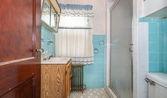 36 Nakomis Path, Bayonne, NJ 07035