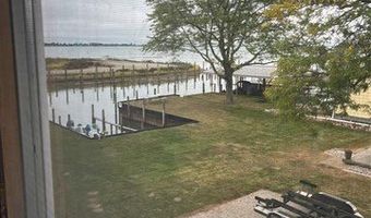 7843 Stark Dr, Algonac, MI 48001