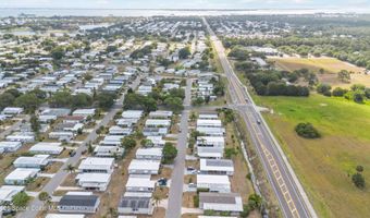 901 Laurel Cir, Barefoot Bay, FL 32976