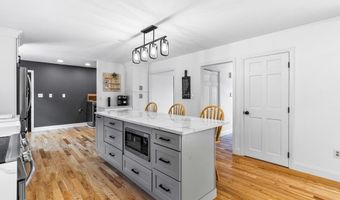 3 Cedar Hill Dr, Acushnet, MA 02743
