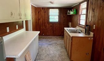 3067 Sr 18, West Point, GA 31833