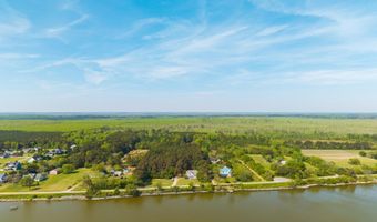 126 Narrow Shore Rd, Aydlett, NC 27916
