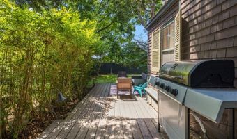 37 Concord Dr, Middletown, RI 02842